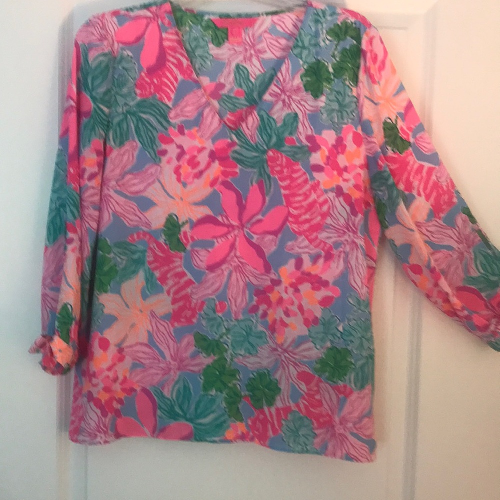 NWOT Floral V-Neck Women's Top